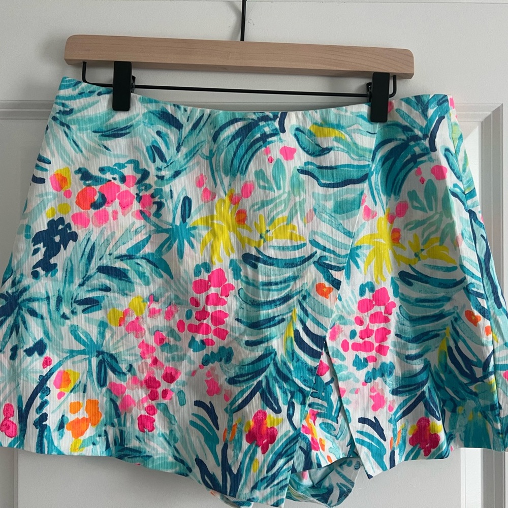 Lilly Pulitzer Blue and Pink Skort Vibrant Tropical Print